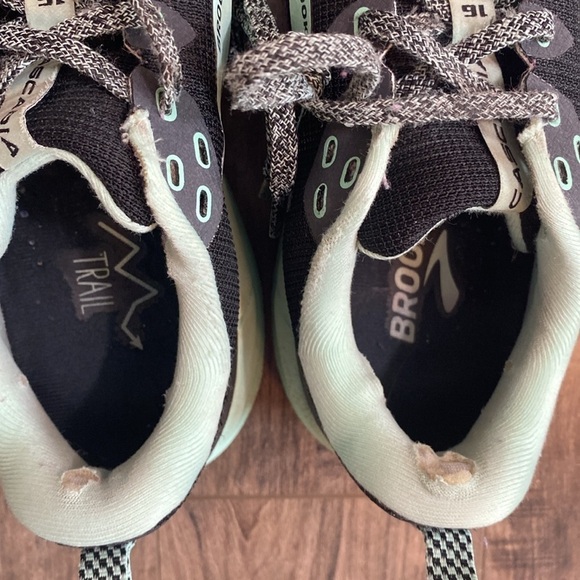 Brooks Cascadia Trail Running Shoe Black and green size 10 - Picture 3 of 13